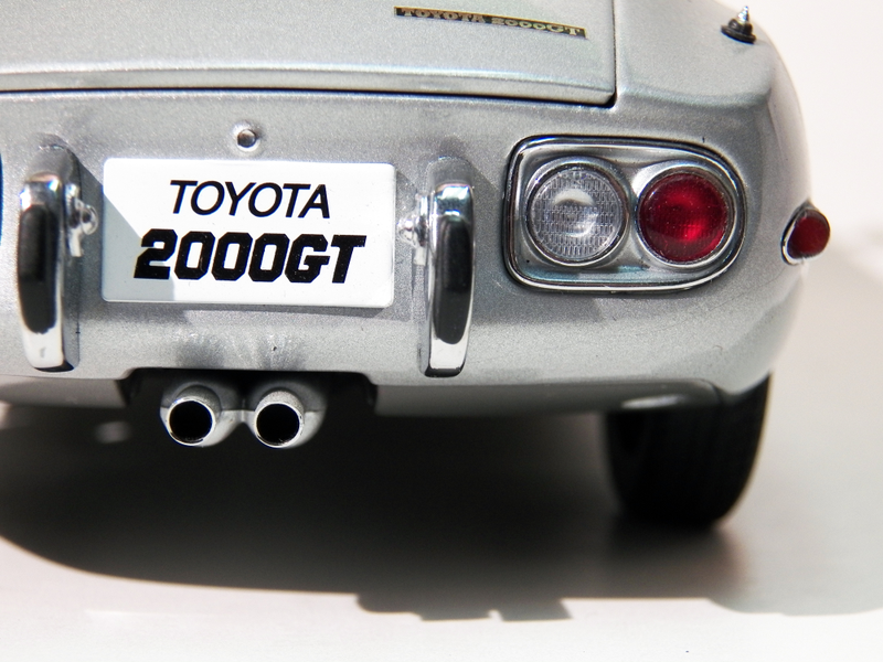 Illustration for article titled LaLD Car Week 1:18 AutoArt Toyota 2000gt